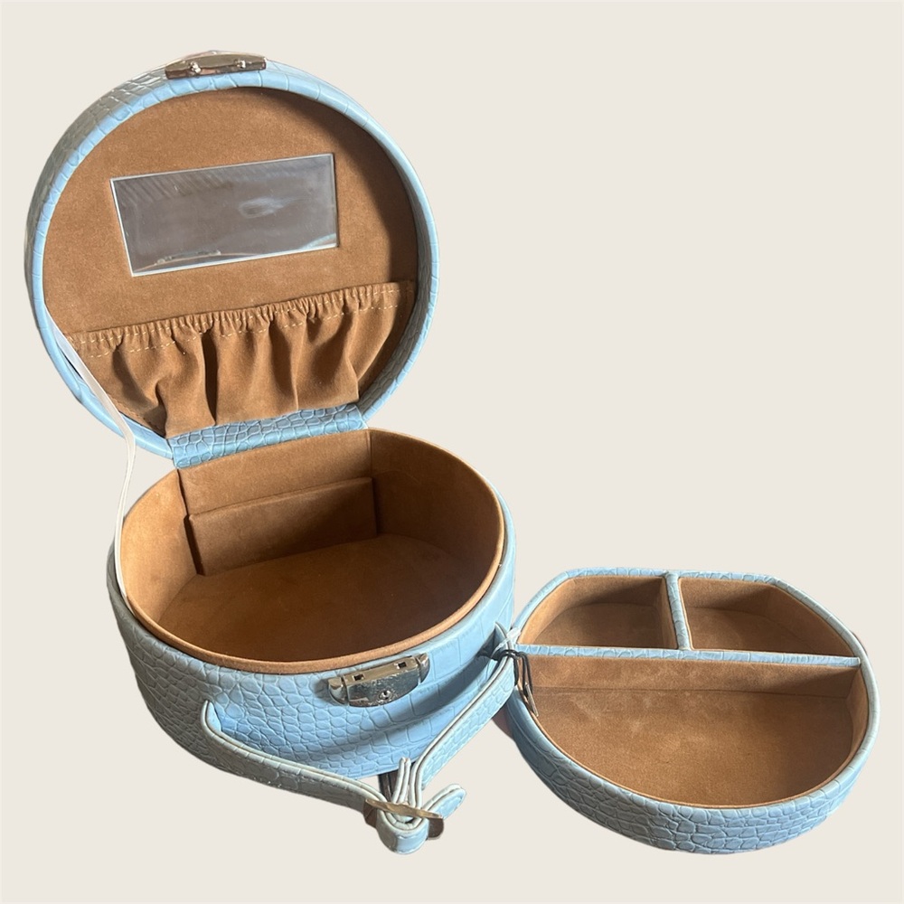 NWT TWO-FIVE - Vintage Leather Vanity Case
